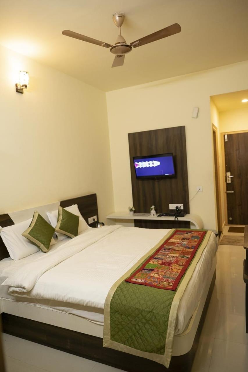 Hotel Joldal Residency Chikmagalūr Exterior foto